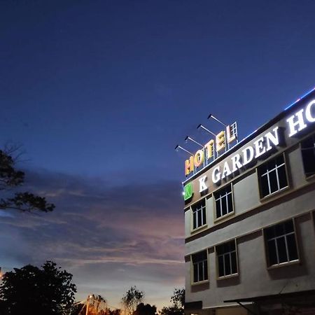 K Garden Hotel Паріт-Бунтар Екстер'єр фото