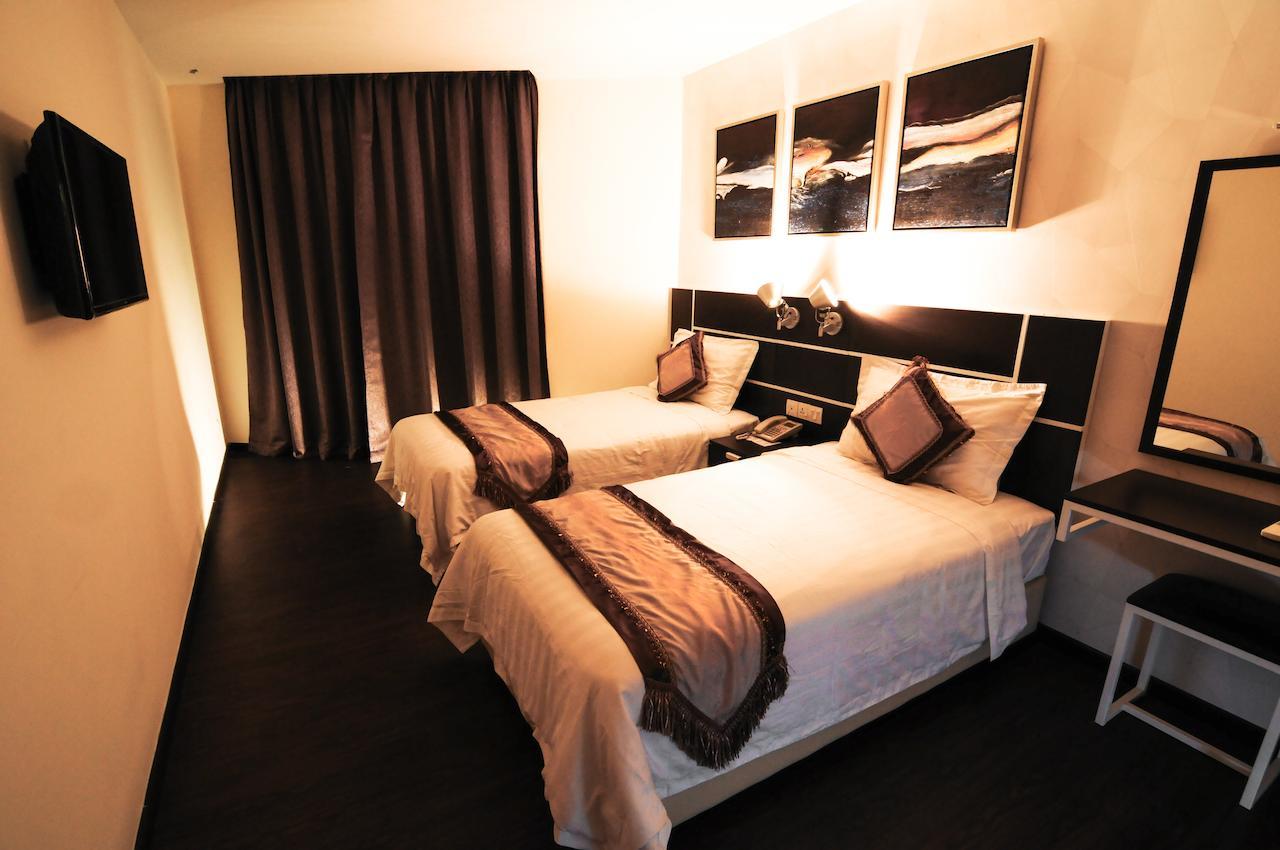 K Garden Hotel Паріт-Бунтар Номер фото
