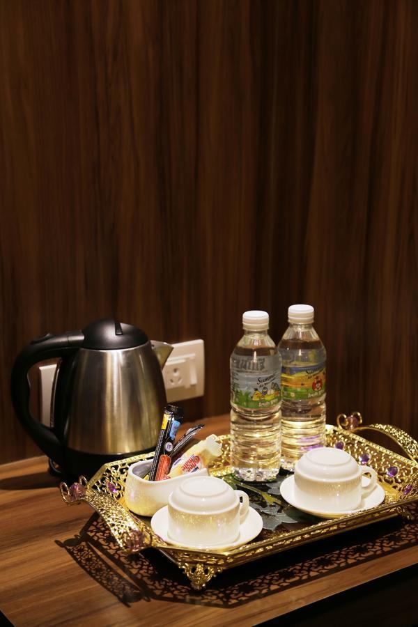 K Garden Hotel Паріт-Бунтар Екстер'єр фото